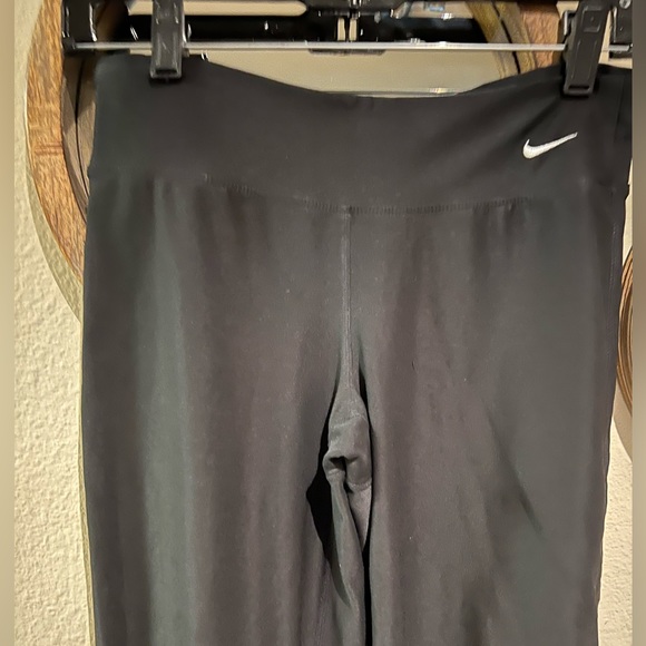 Nike Fit Dry wide legged black quarter length leggings - Picture 2 of 10